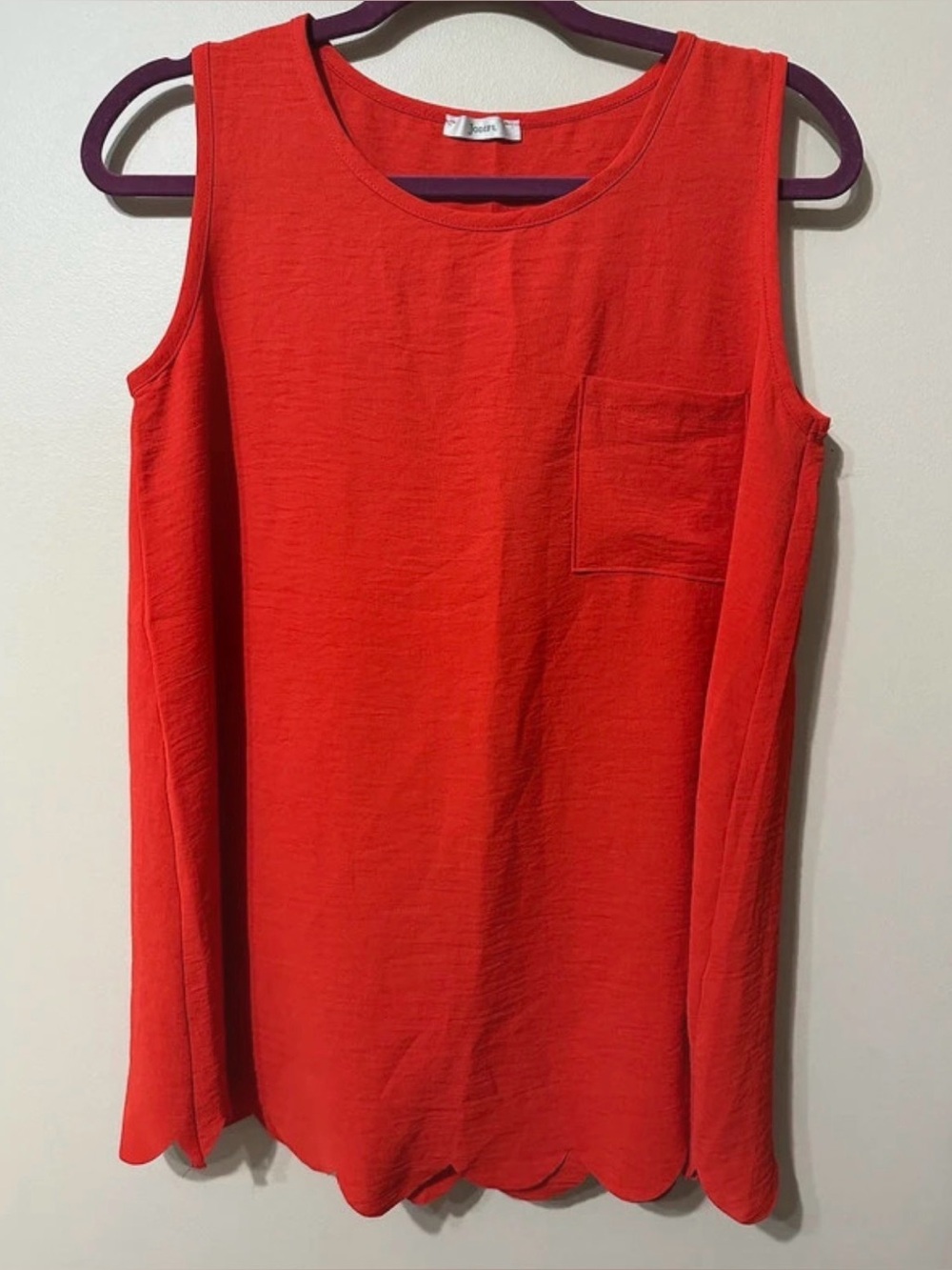 JODIFL Red Sleeveless Tank Top with Front Pocket and Scalloped hem